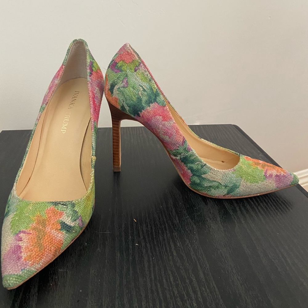 Floral pointed toe heels